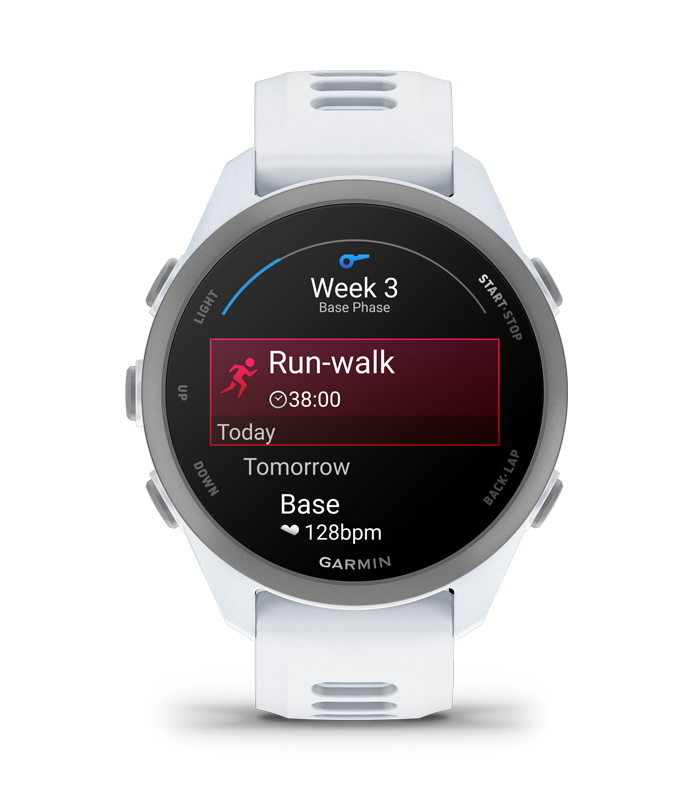 ‘Run Walk’와 기타 정보가 표시된 두툼한 시계.