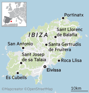 Eivissa, Ibiza 공항과 Sant Josep de sa Talaia, Santa Gertrudis de Fruitera, Sant Llorenç de Balàfia, Portinatx, Roca Llisa, Sant Antoni de Portmany, Es Cubells 등이 표시된 Ibiza 지도.