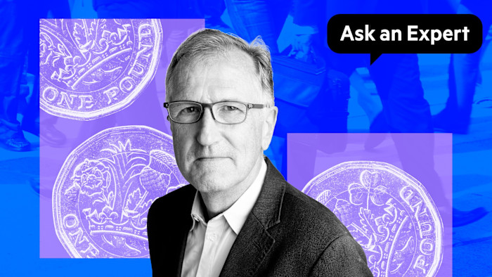 파란색과 보라색 배경에 존 개퍼, 1파운드 동전, 지나가는 통근자들, 그리고 'Ask an Expert' 로고가 담긴 몽타주.
