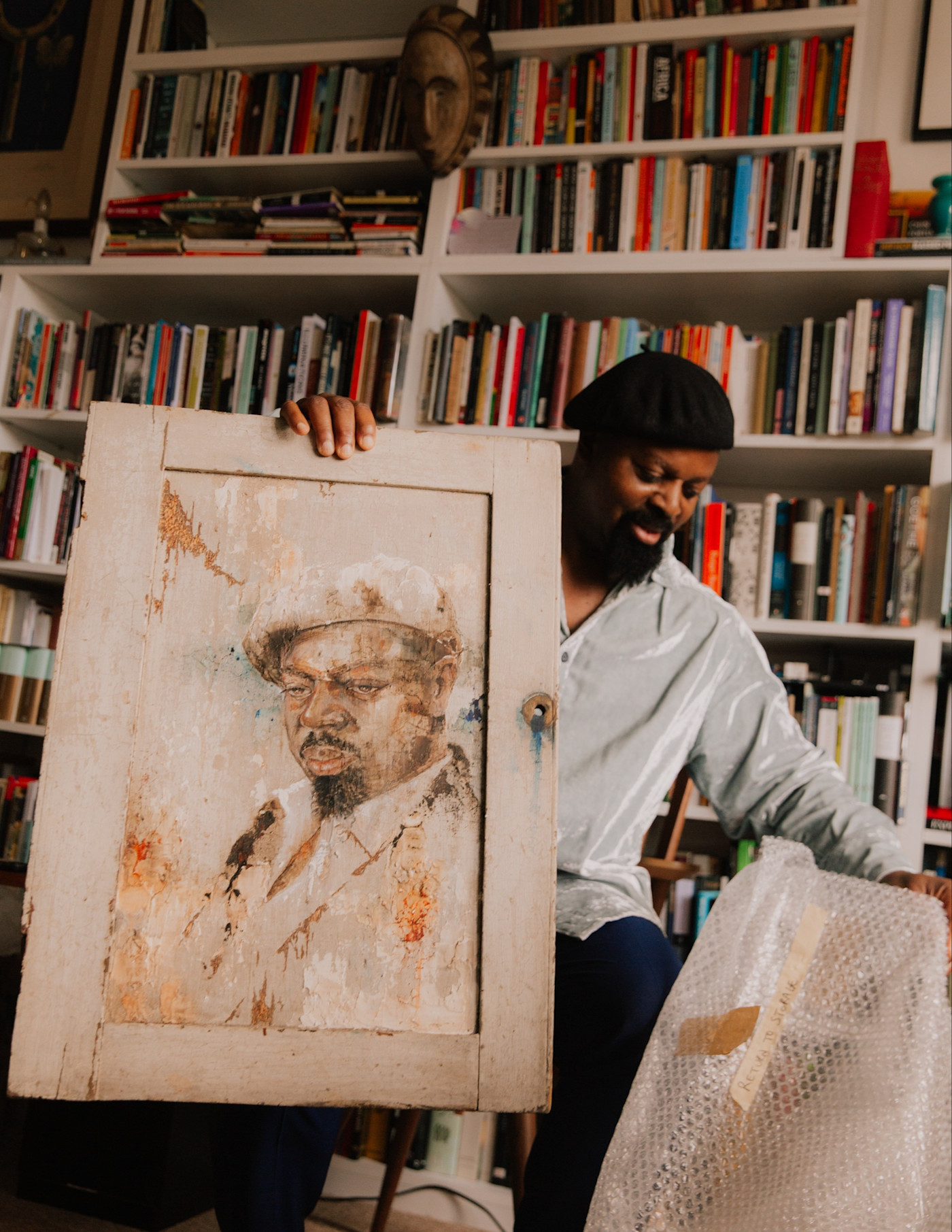 Sky Arts Portrait Artist of the Year 2017을 위해 Ben Long이 그린 자신의 초상화와 함께